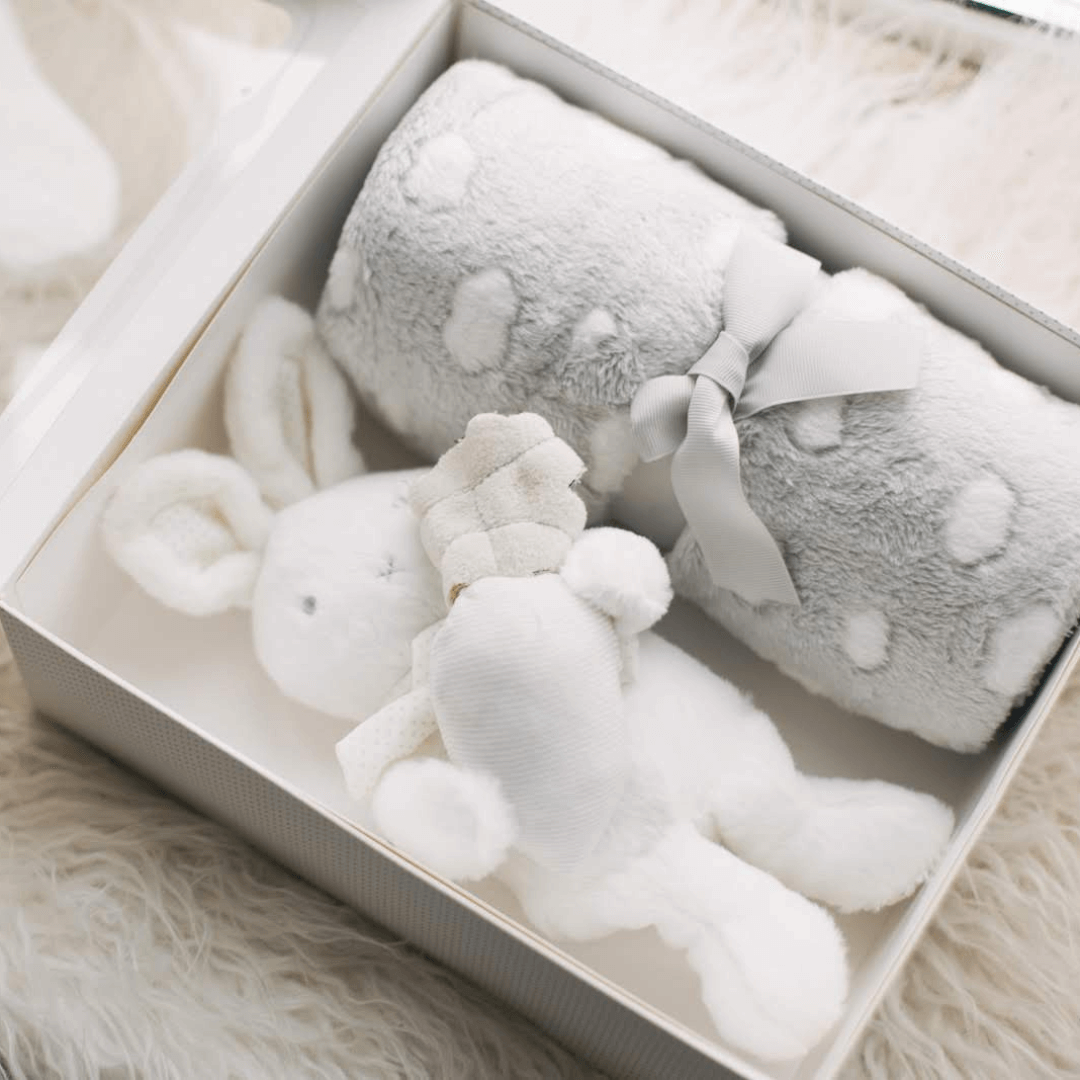 Baby shower gift ideas for baby and parents